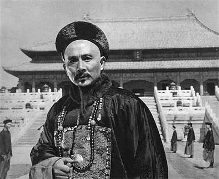 己酉日柱2025年运势：