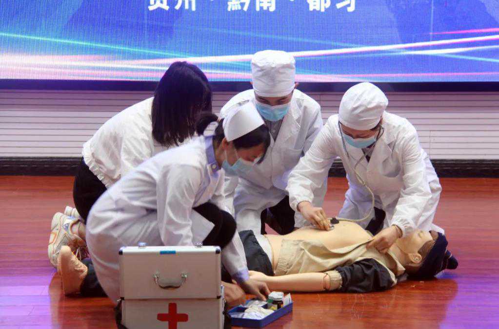 人到中年才醒悟：后半生最好的运气，是遇到这3种会赚钱的人